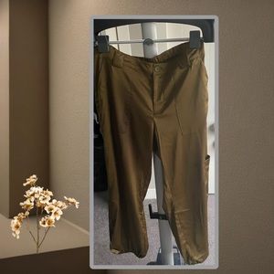 Old Navy green cargo silky pants. Size L.